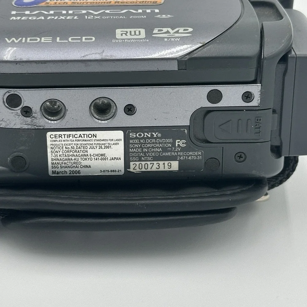 Sony DCR-DVD305 Handycam Camcorder With Original Box & SD Card Mega Pixel